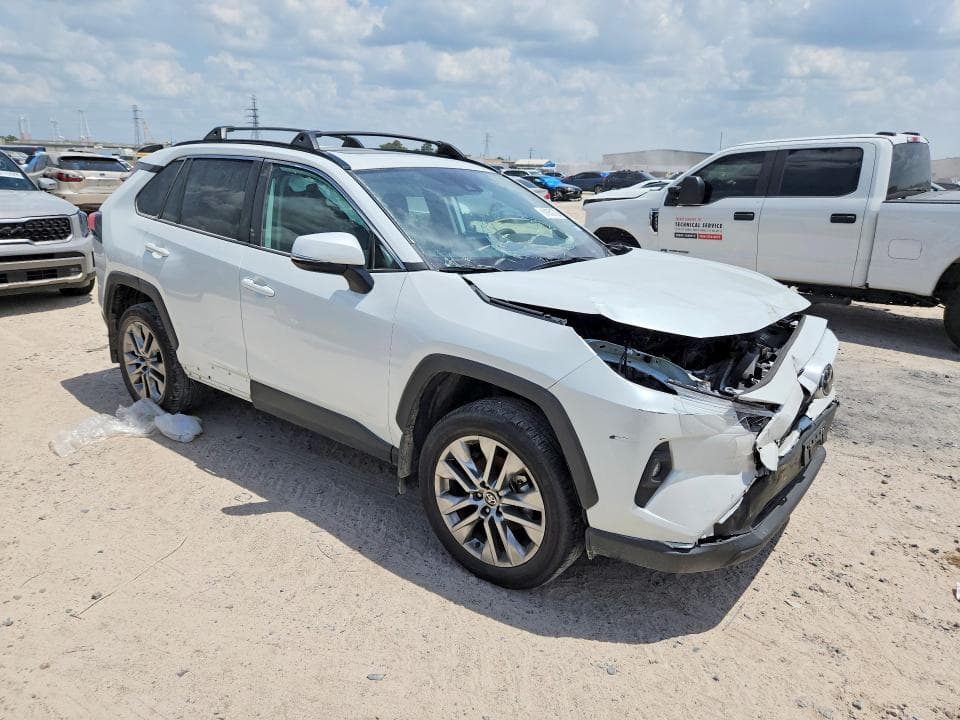 2025 TOYOTA RAV4 XLE PREMIUM 4