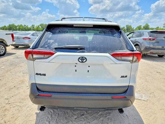 2025 TOYOTA RAV4 XLE PREMIUM 6