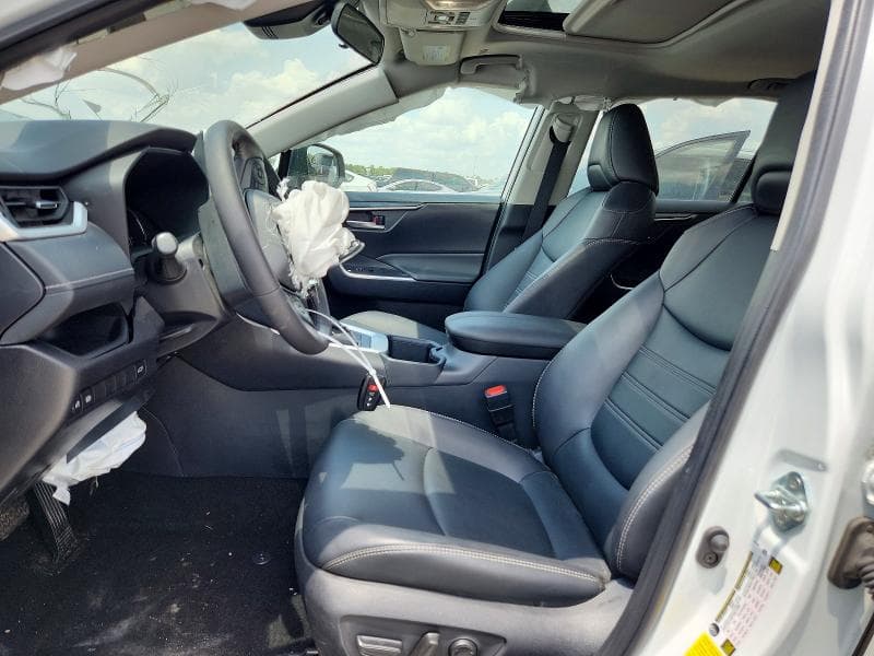 2025 TOYOTA RAV4 XLE PREMIUM 7