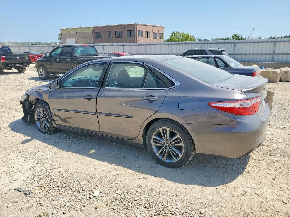 2017 TOYOTA CAMRY SE 2