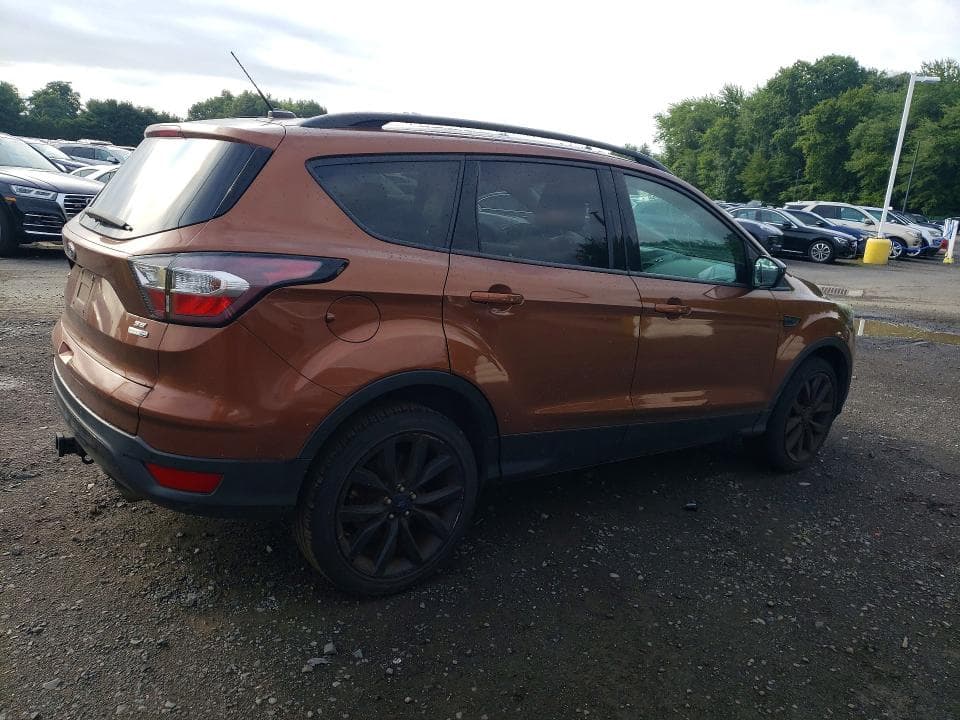 2017 FORD ESCAPE SE 3