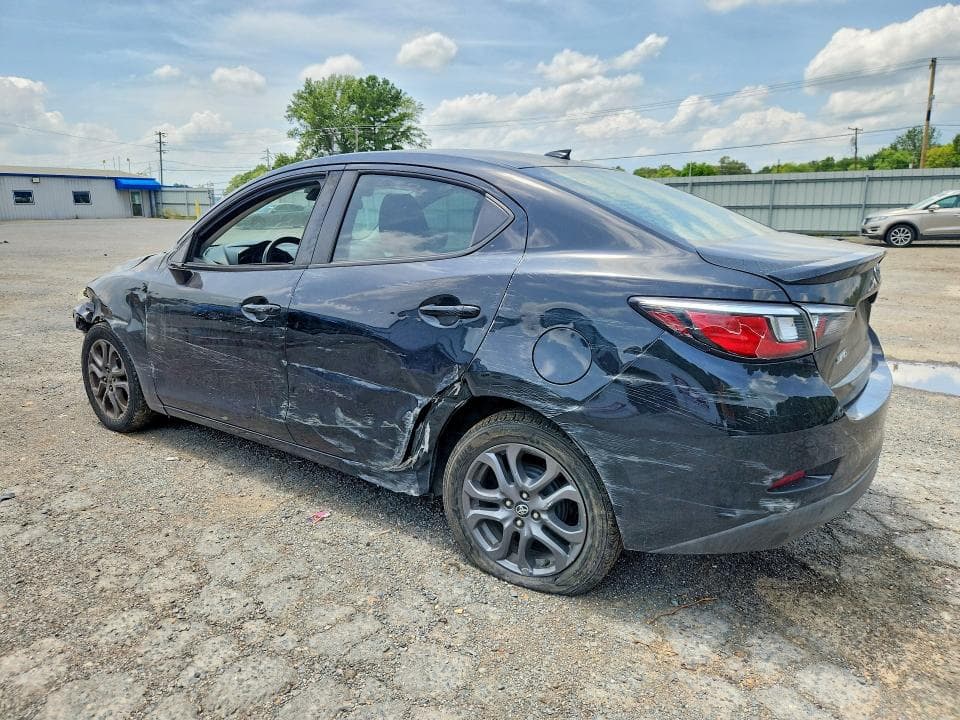 2019 TOYOTA YARIS LE 2