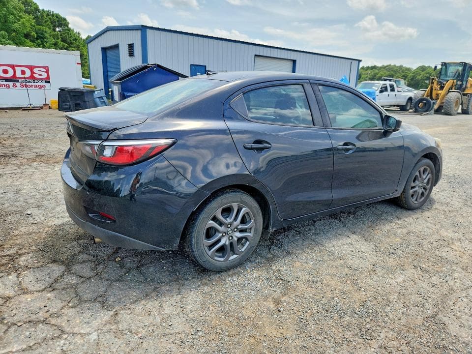2019 TOYOTA YARIS LE 3