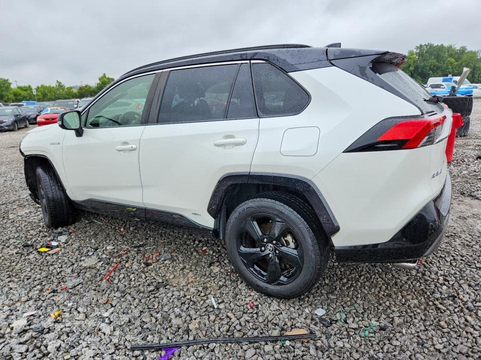 2020 TOYOTA RAV4 XSE 2