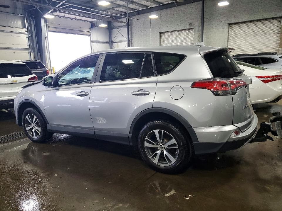 2018 TOYOTA RAV4 XLE 2