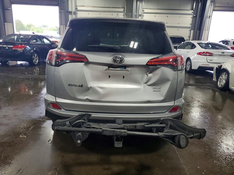 2018 TOYOTA RAV4 XLE 6