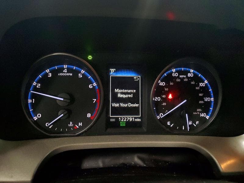 2018 TOYOTA RAV4 XLE 9