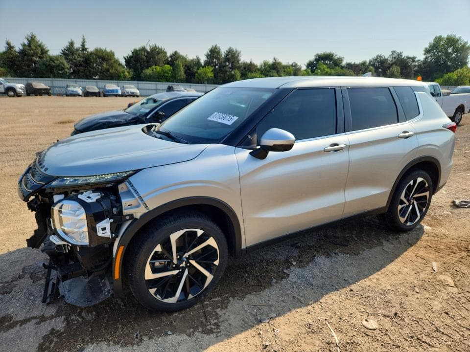 2024 MITSUBISHI OUTLANDER SE - 1