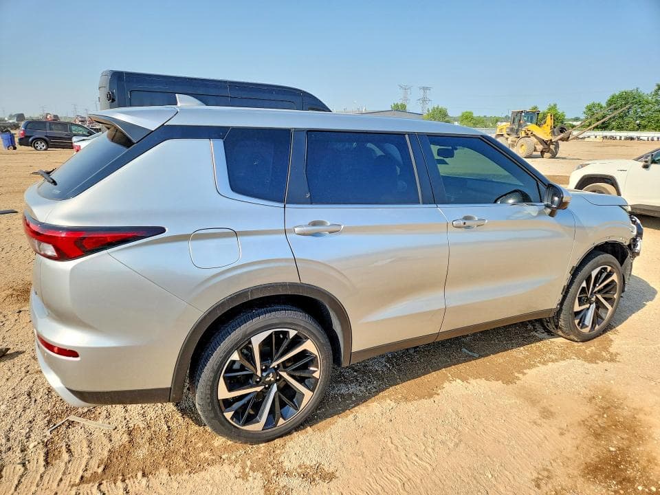 2024 MITSUBISHI OUTLANDER SE 3