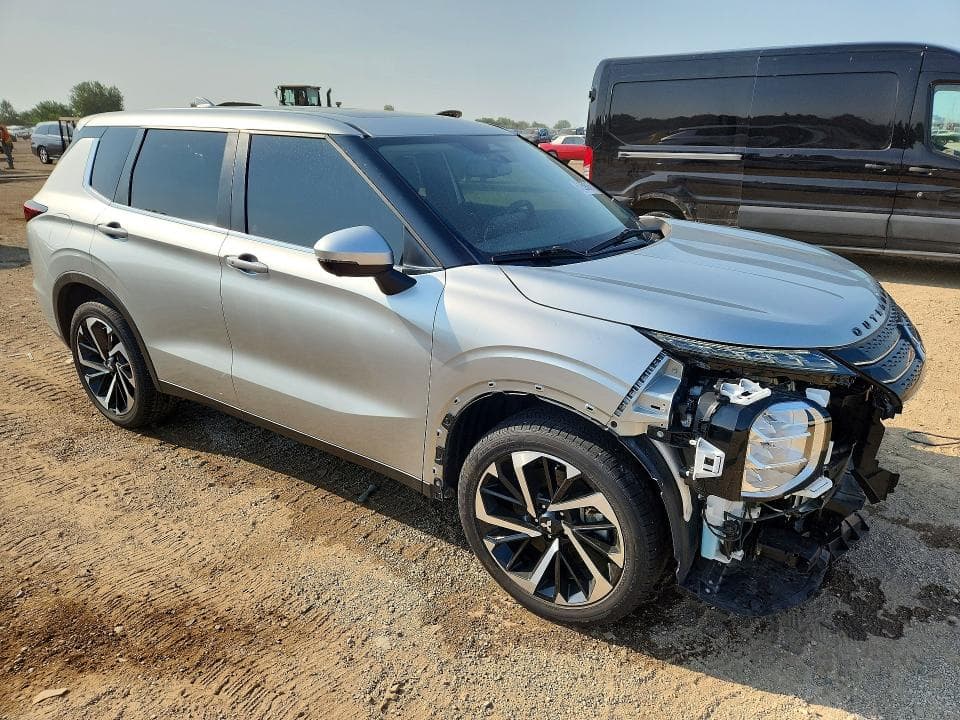 2024 MITSUBISHI OUTLANDER SE 4