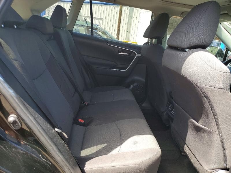 2019 TOYOTA RAV4 XLE 11