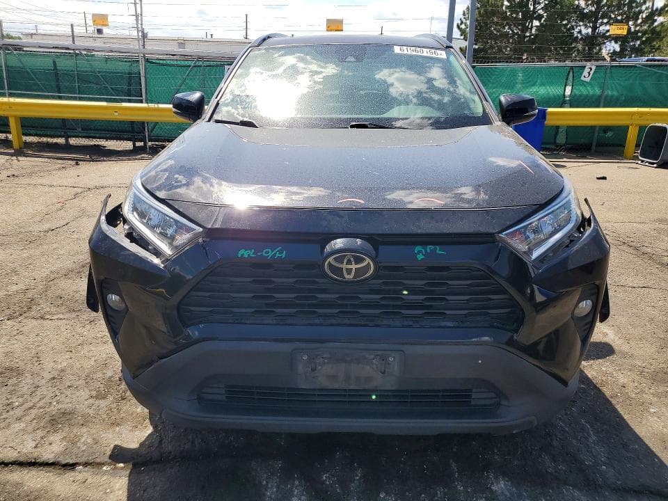 2019 TOYOTA RAV4 XLE 5