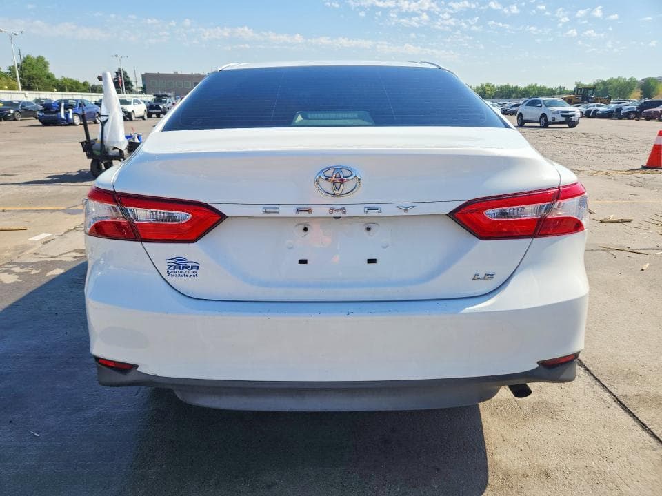 2018 TOYOTA CAMRY LE LE 6
