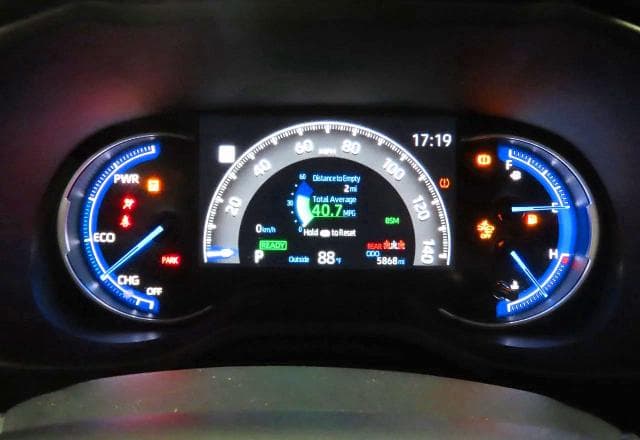 2025 TOYOTA RAV4 HYBRID XLE 8