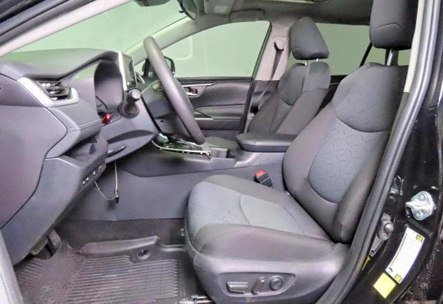 2025 TOYOTA RAV4 HYBRID XLE 9