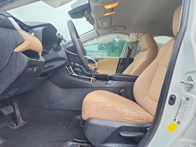 2019 TOYOTA RAV4 LE 7