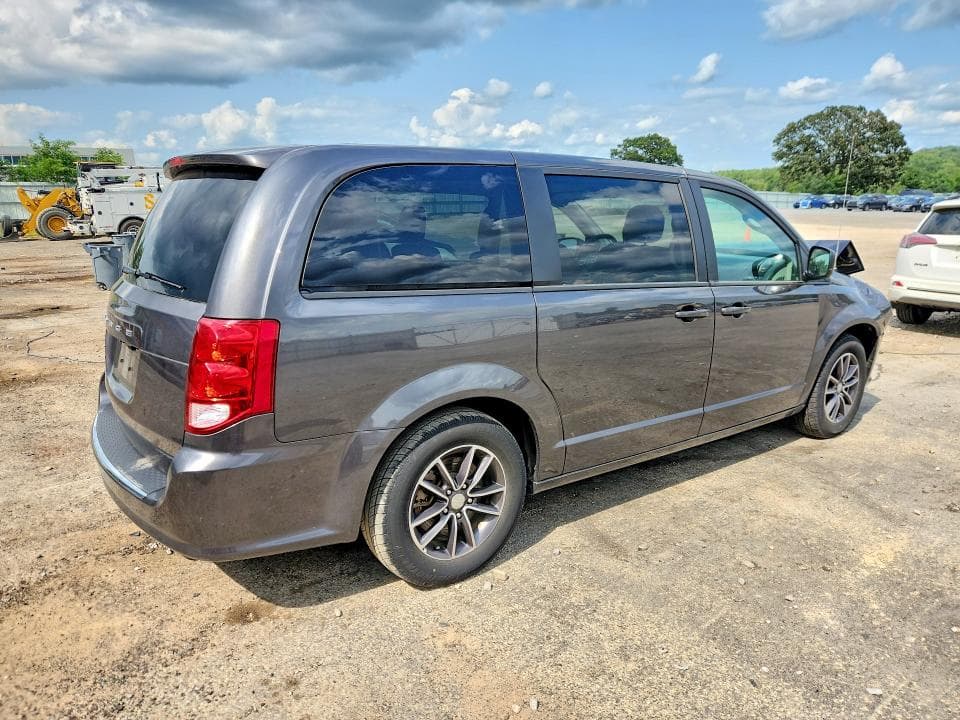 2018 DODGE GRAND CARAVAN SE 3