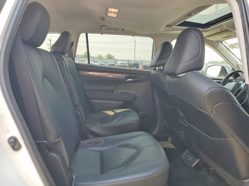2021 TOYOTA HIGHLANDER LIMITED 11