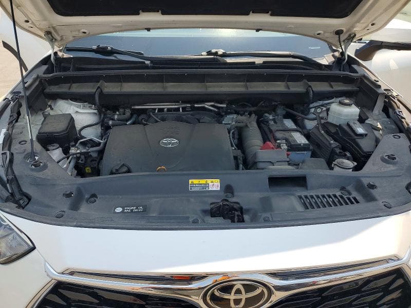 2021 TOYOTA HIGHLANDER LIMITED 12