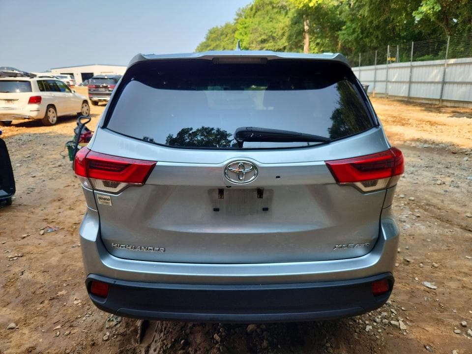 2018 TOYOTA HIGHLANDER XLE 6