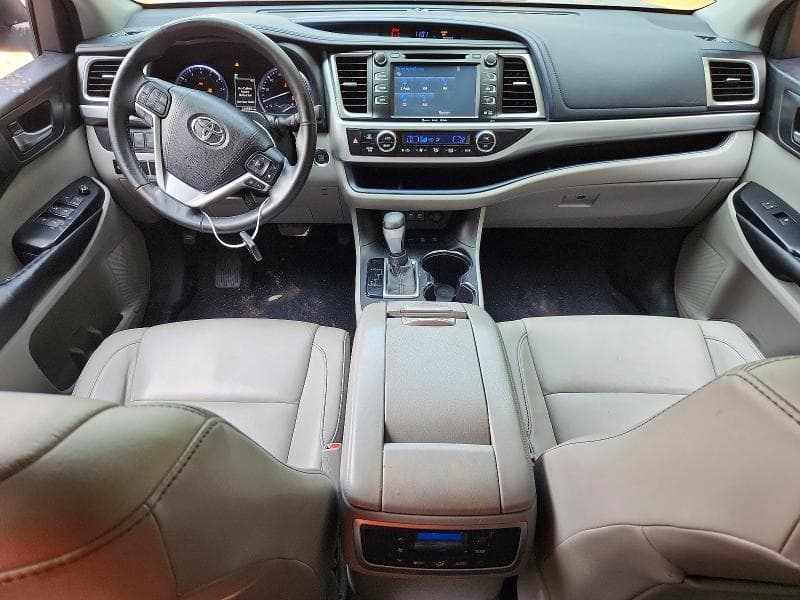 2018 TOYOTA HIGHLANDER XLE 8