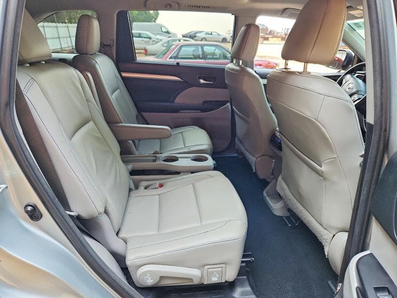2018 TOYOTA HIGHLANDER XLE 10