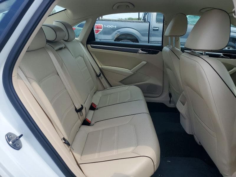 2017 VOLKSWAGEN PASSAT R-LINE R-LINE 10