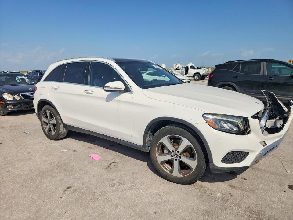 2019 MERCEDES-BENZ GLC 300 4