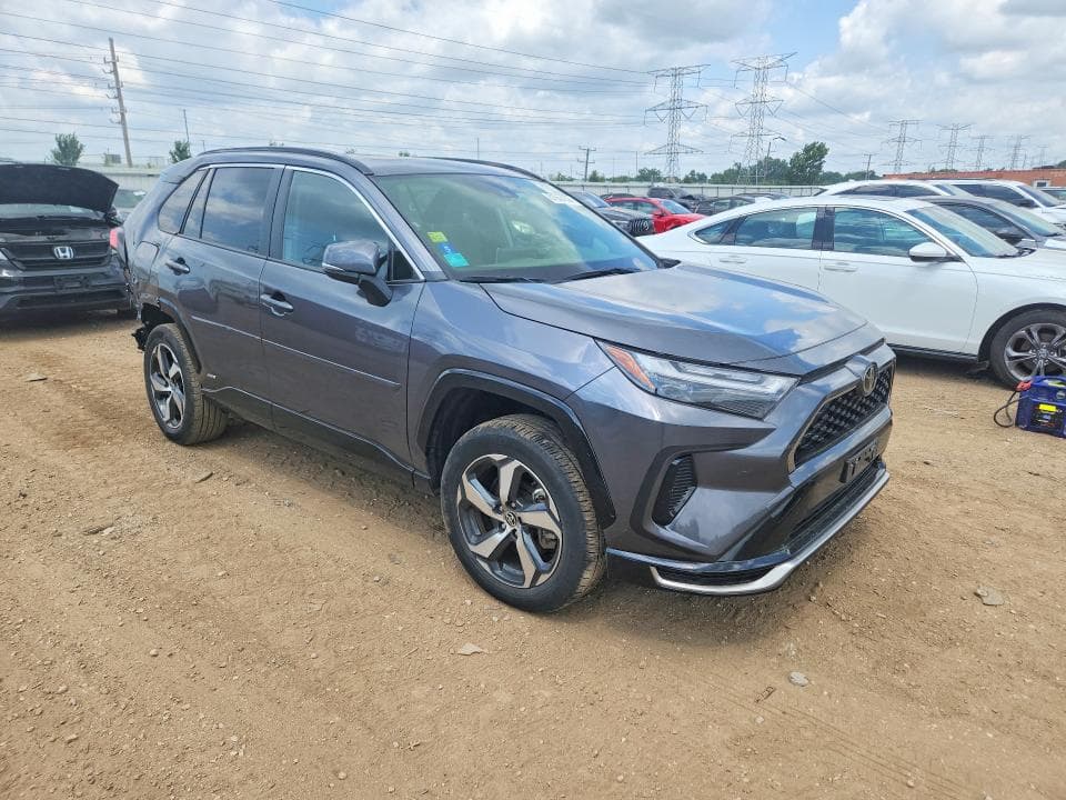 2025 TOYOTA RAV4 SE 4