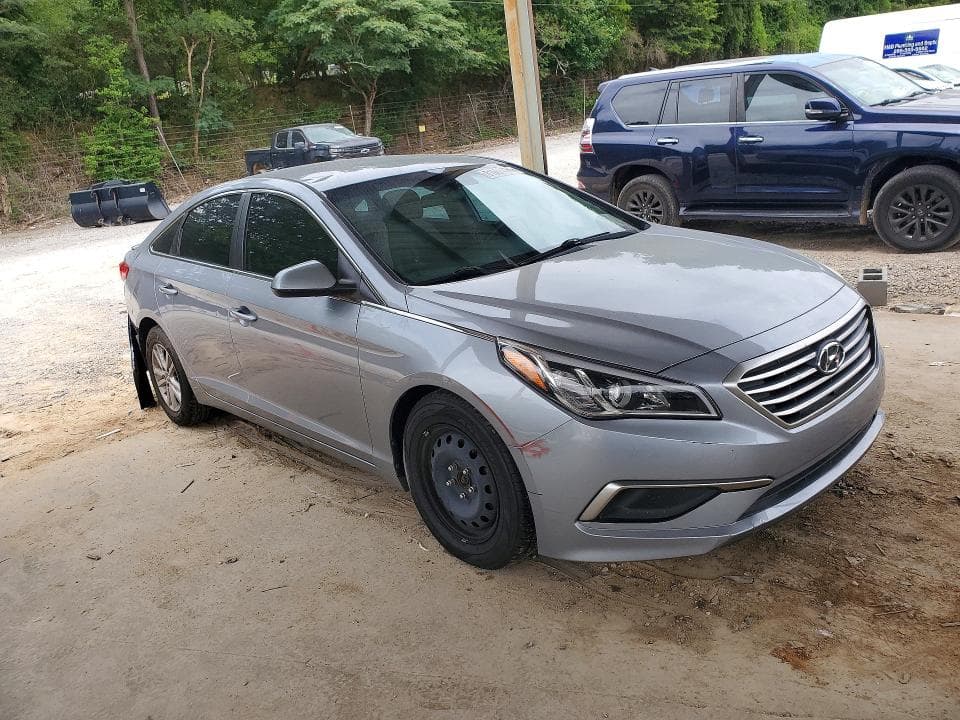 2017 HYUNDAI SONATA SE 4