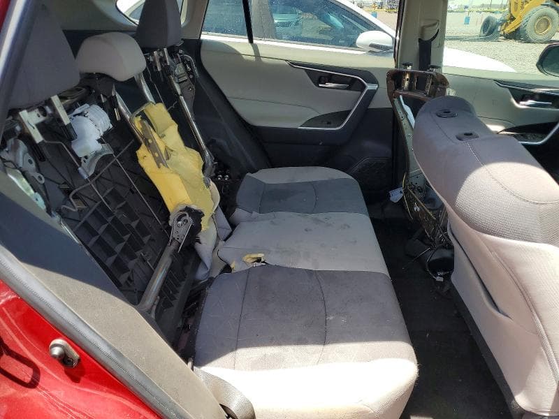 2024 TOYOTA RAV4 XLE 11