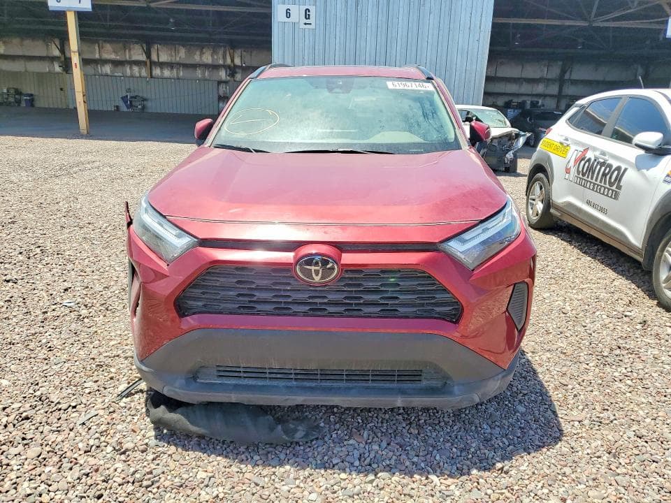 2024 TOYOTA RAV4 XLE 5