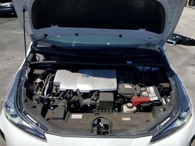 2021 TOYOTA PRIUS LE 11