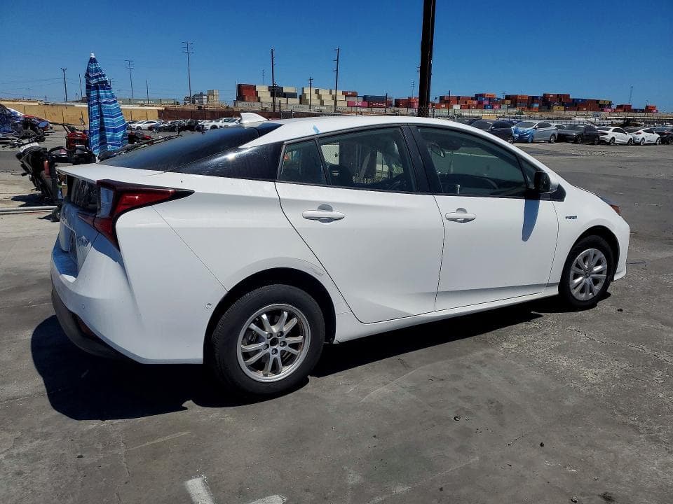 2021 TOYOTA PRIUS LE 3