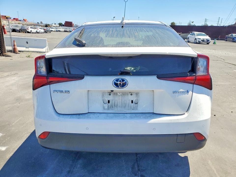 2021 TOYOTA PRIUS LE 6