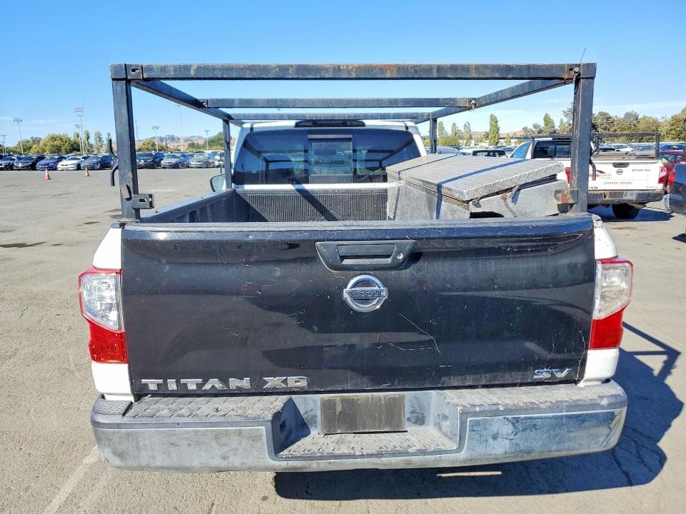 2017 NISSAN TITAN S S 6