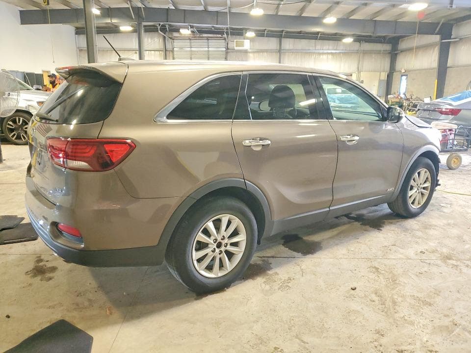 2019 KIA SORENTO LX V6 3