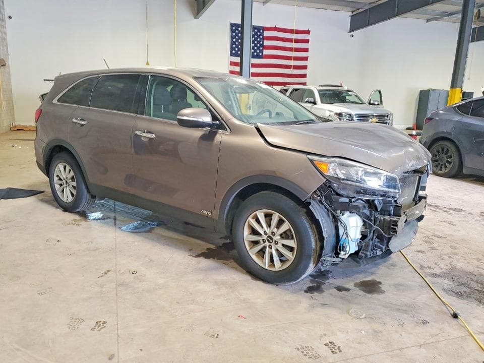 2019 KIA SORENTO LX V6 4