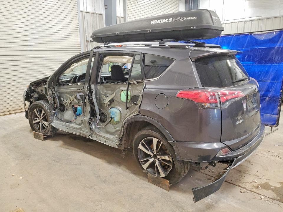 2017 TOYOTA RAV4 XLE 2