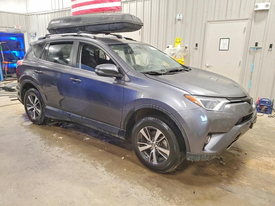 2017 TOYOTA RAV4 XLE 4