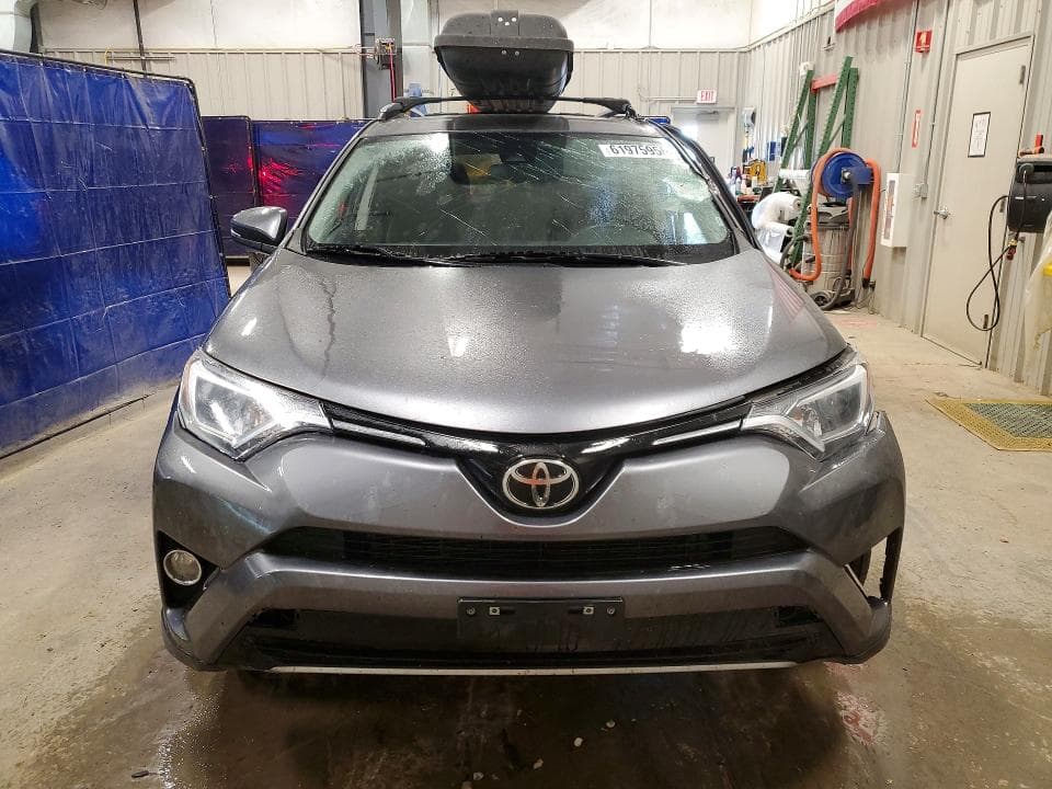 2017 TOYOTA RAV4 XLE 5
