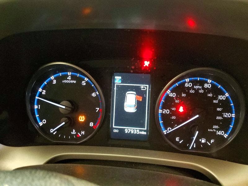 2017 TOYOTA RAV4 XLE 9