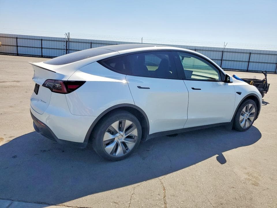 2023 TESLA MODEL Y 3