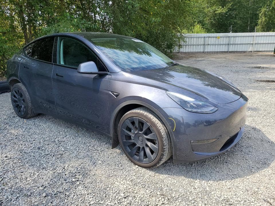 2023 TESLA MODEL Y 4