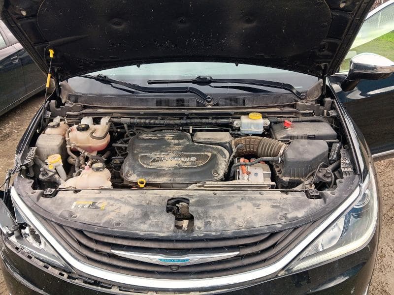 2019 CHRYSLER PACIFICA HYBRID LIMITED 11