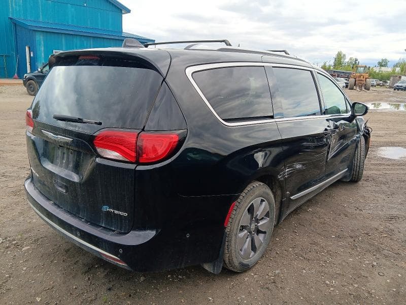 2019 CHRYSLER PACIFICA HYBRID LIMITED 3
