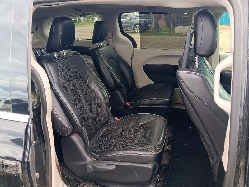 2019 CHRYSLER PACIFICA HYBRID LIMITED 10