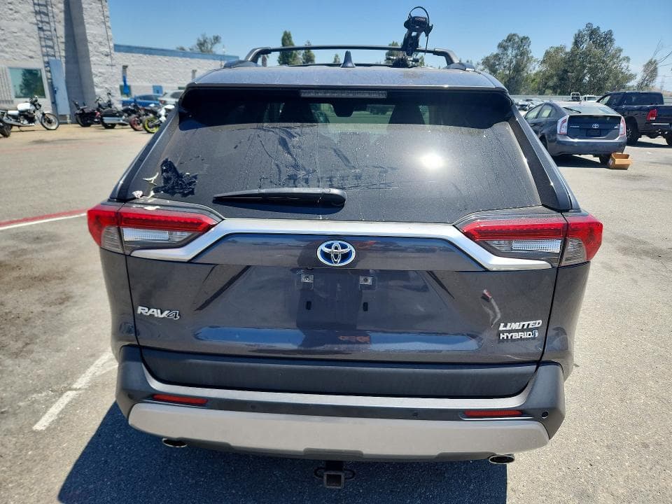 2020 TOYOTA RAV4 LIMITED 6