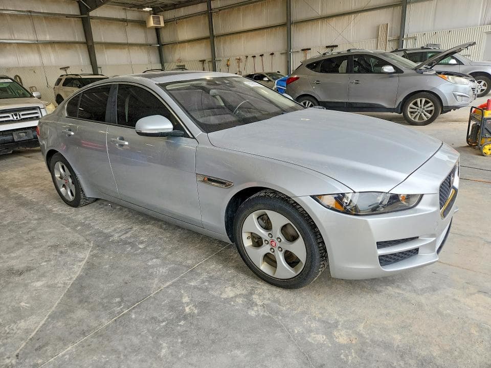 2017 JAGUAR XE 4
