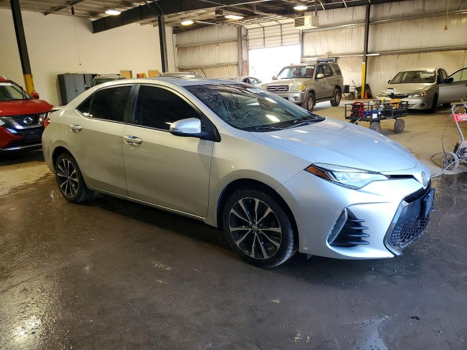 2017 TOYOTA COROLLA SE 4
